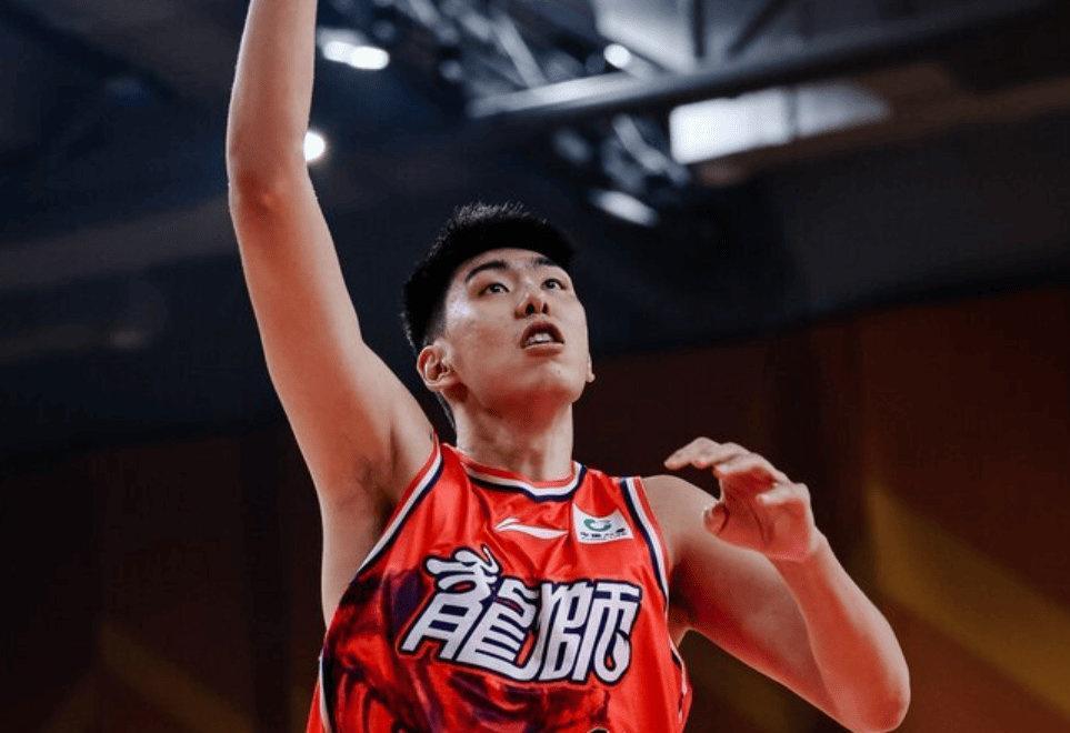 kaiyun-两战轰37+24！中国男篮22岁2米26中锋崛起：郭艾伦助他再蜕变
